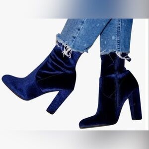 Steve Madden Blue Velvet Brisk Sock Bootie - Size 8